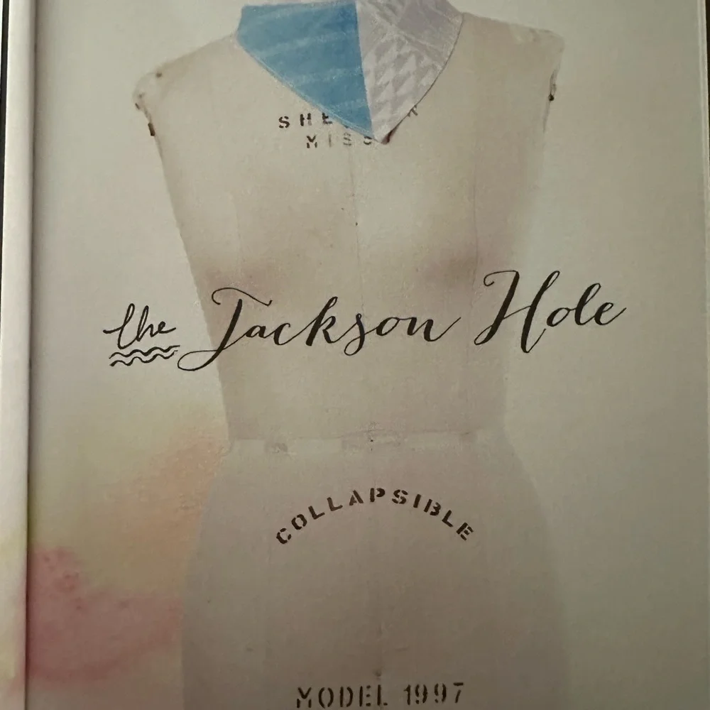 HOW to TIE a SCARF BOOK. Detailed pictures of 33 styles. Hermès ribbon bookmark. - Picture 11 of 14